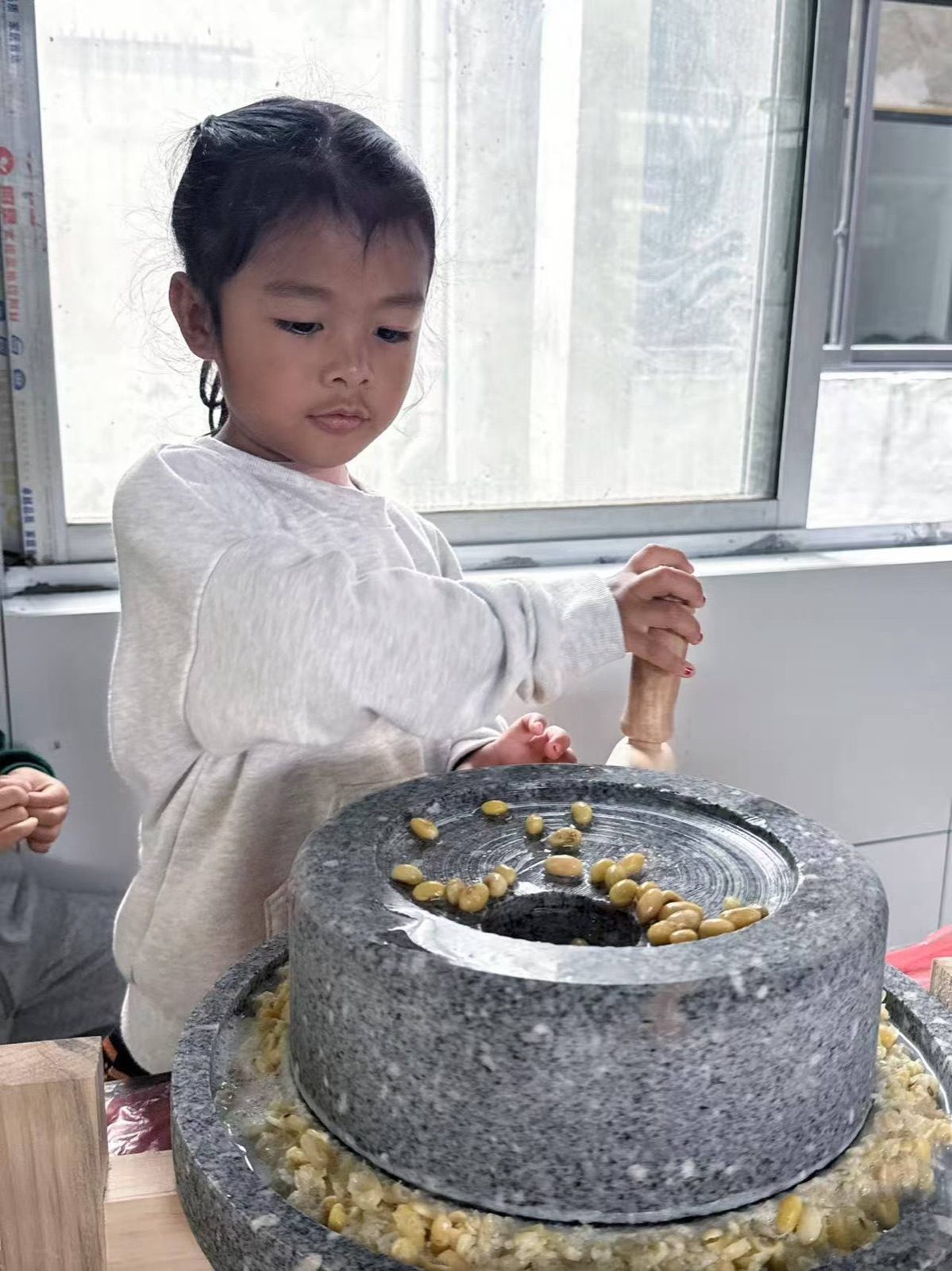 戴上小熊帽，今天的午餐格外香